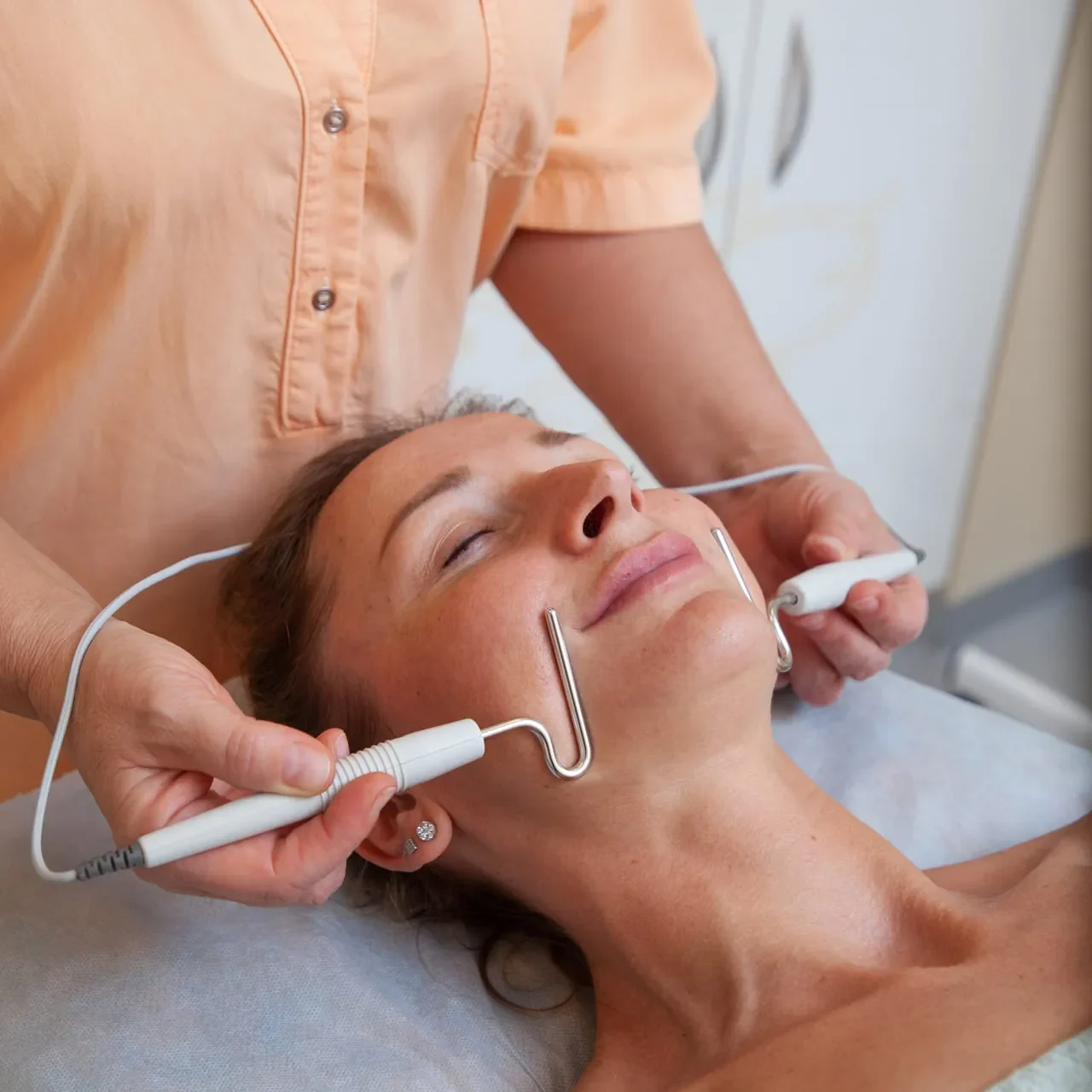 Mikrotokovaya terapiya dlya lica i shei 1 1